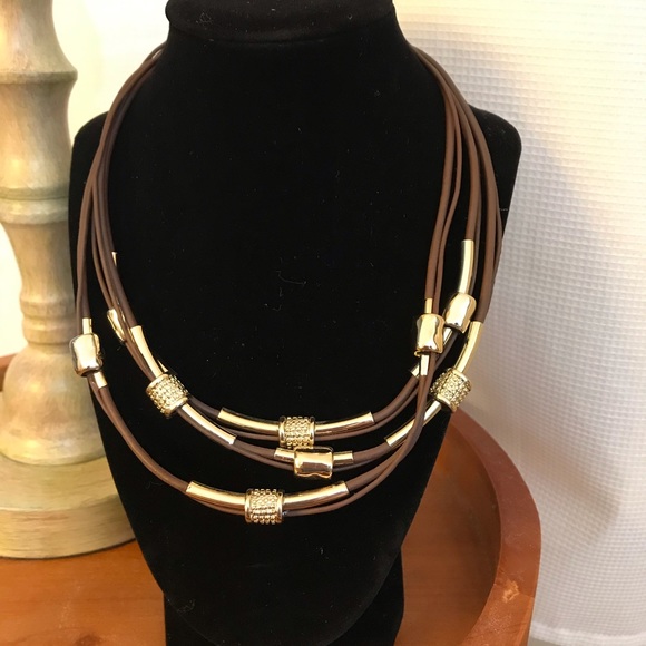 NWTChico’s Brown Faux Leather Necklace/Gold Accent - Picture 3 of 9